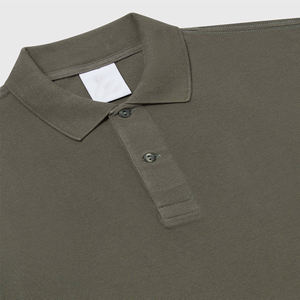 Polo moderno y cómodo con cuello con cremallera y patrón de cuadros clásico perfecto para Polos de uso informal - Product Image 2