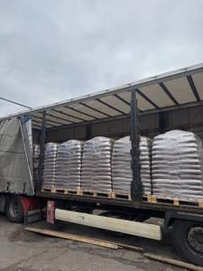 Briquettes de bois de biomasse de qualité 6 mm-8 mm emballées en sac 8,2 % d'humidité Densité 630 kg/m pour système de chauffage - Product Image 2