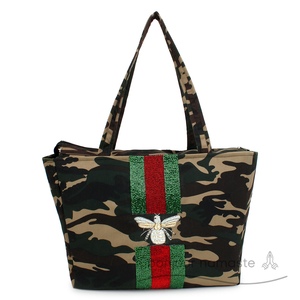 Borsa di lusso con motivo a ape in tela con motivo a tracolla con stampa mimetica | Perfetta per boutique alla moda - Product Image 6