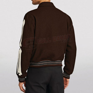 Cómoda chaqueta universitaria para hombre con forro interior transpirable bordado con cuello levantado estilo callejero para invierno - Product Image 4