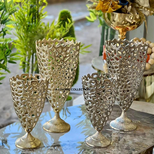 Par de 2 calidad garantizada chapada en oro con forma única florero de metal de aluminio suministros para fiestas y accesorios de mesa - Product Image 3