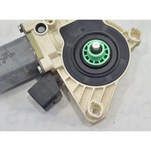 มอเตอร์ไฟฟ้าหน้าต่างด้านหน้าขวา MERCEDES SLK W172 3rd Series A2078200642 (11>) - Product Image 3