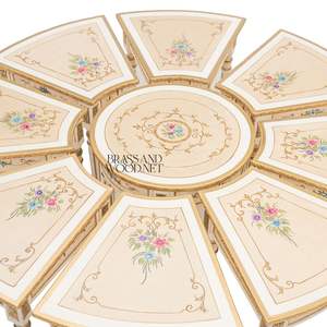 Juego de Mesa de Centro de Lujo de 9 Piezas con Arte Floral Pintado a Mano y Acabado en Laca Crema Dorada para Salas de Estar Elegantes - Product Image 5