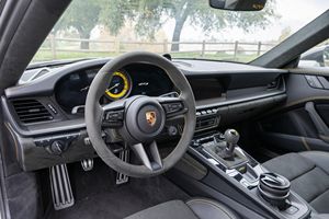 2023 911 GT3 ไมล์น้อย เครื่องยนต์สมบูรณ์แบบ เกียร์อัตโนมัติ หลังคาพาโนรามา ไฟหน้า LED พร้อมส่ง - Product Image 2
