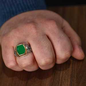 Anillo de Plata de Ley 925 para Hombre con Turquesa Verde Esmaltada y Circonitas, Engaste de Bisel, para Uso Diario y Bodas - Product Image 1