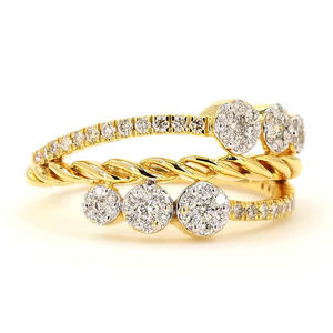Bague de fiançailles tendance en or torsadé avec grappe de diamants pour femme - Product Image 1