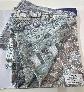 Tela de impresión Digital de poliéster de hilo peinado de alta calidad para decoración de moda y hogar Acabado suave y colores vibrantes Estilo Dobby - Product Image 1