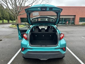 IMPRESIONANTE Toyota C-HR XLE 2018 CON TRANSMISIÓN AUTOMÁTICA, TRACCIÓN EN LAS 4 RUEDAS Y MOTOR DE 4 CILINDROS - Product Image 5