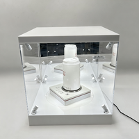 Quadratische abschließbare Acryl hülle Action figur Display box Arbeits platte Rotierende Acryl vitrine mit LED-Leuchten
