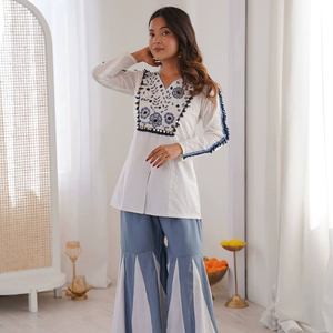 ชุดเซ็ตผ้าไหมโรมันแท้ TOP PLAZZO ปักมือลายกระจก - Product Image 1