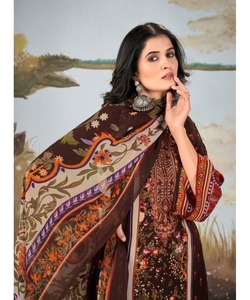 Salwar Kameez pakistanais pour filles dans Indian Lawn Boutique Design avec chemise longue décontractée et trois pièces Dupatta - Product Image 3