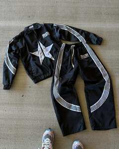 Conjunto cortavientos de nailon personalizado para hombre, chándal de invierno de dos piezas con chaqueta y pantalones con capucha - Product Image 5