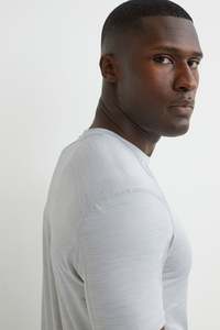 T-shirts à col rond en trois mélanges à manches courtes Vente en gros - Product Image 5