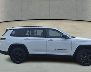 GRAND CHEROKEE L ALTITUDE X 4X2 SUV 2024 USADO COMO NUEVO - Product Image 2
