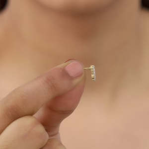 Boucles d'oreilles dorées Auréole avec diamant - Product Image 5