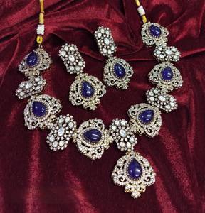 Conjunto de collar de Polki de diseñador de lujo victoriano con pendientes a juego joyería nupcial de latón polaco para bodas y fiestas - Product Image 1