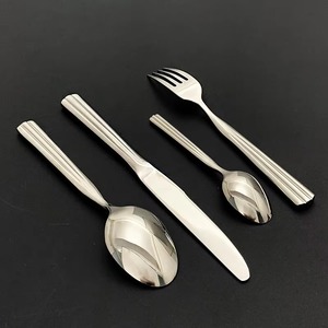 Wholesale Custom Hotel Restaurant Sliverware Mirror Polish Stainless Steel Flatware Spoons Forks and <b>Knives</b> Cutlery <b>Set</b> - Product Image 3
