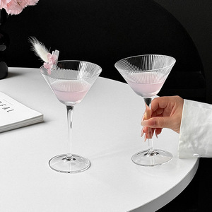 Flûtes à vin en cristal soufflé à la main, style origami, à rayures dorées, 260 ml, verres à cocktail martini cannelés - Product Image 1