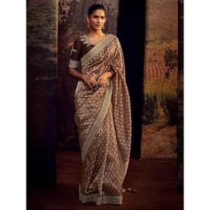 Sari en soie à dentelle lourde marron avec costume Salwar Anarkali et matière Georgette Vêtement de mariage indien festif - Product Image 5