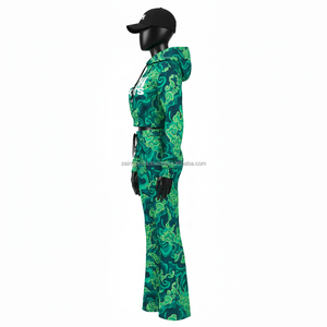Ensemble de survêtement pour femmes en polyester et élasthanne mélangés, 280 GSM, vert imprimé, sweat à capuche court, pantalon évasé, logo par transfert thermique, survêtements grande taille - Product Image 4