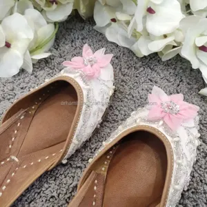 Alas kaki bordir tangan juttis gaya Bohemian kustom sepatu bordir tangan jutti untuk wanita dengan harga rendah dari kerajinan mewah