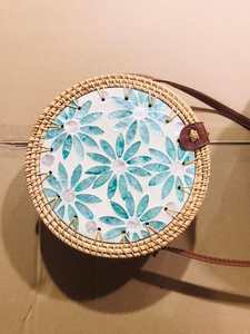 Bolso Redondo de Ratán con Diseño de Madreperla / Bolsos de Ratán / Bolso de Mimbre Artesanal de Vietnam - Product Image 2