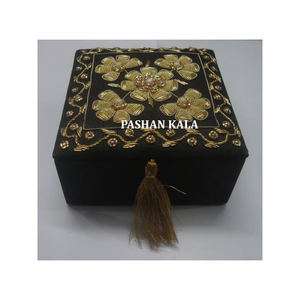 Famoso fabricante indio nuevo hecho a mano increíble último producto venta directa forma cuadrada hecho a mano Zari bordado cajas - Product Image 1