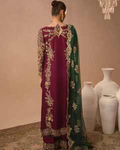 Dupatta Verde Hecha a Mano para Novia India/Pakistaní, Georgette Bordada en Oro con Bordado a Mano Único, Estilo de Vestido Pakistaní - Product Image 5