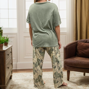 Ensemble de pyjamas imprimés verts deux pièces XL pour femmes doux respirant à manches courtes pantalon en soie de lait romantique été ODM maison Collection - Product Image 5