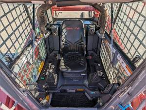 Cargadora Compacta Usada TAKEUCHI TL12V2 2021 con Cargador Frontal/Trasero, Capacidad de 9 Toneladas, Motor y Rodamientos en Venta - Product Image 2