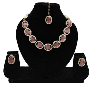 Nouvelles Boucles d'Oreilles de Mariage Exclusives de Créateur, Plaqué Or Antique, Forme Ovale Lourde, Ornées de Perles d'Imitation Kundan - Product Image 1