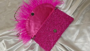 FEATHER HALFMOON CLLUTCH, fabricante líder de bolsos de calidad premium en India - Product Image 3