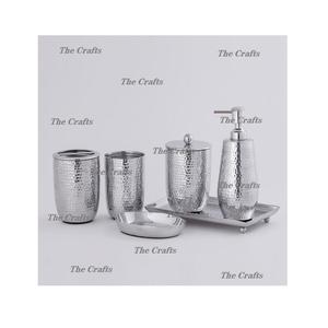 Ensemble de six accessoires de salle de bain en acier inoxydable martelé, différentes tailles - Product Image 1