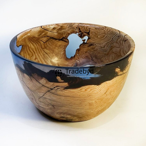Bol en résine unique de Tradebyd, pièce faite à la main pour la décoration intérieure et les cadeaux de saison. - Product Image 6