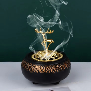 Quemador de incienso de latón indio tradicional con tono cobre y cúpula artística para energía pacífica y aromaterapia - Product Image 1