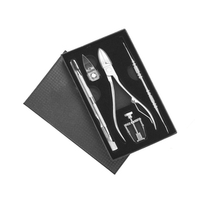 Kit beauté de manucure 4 pièces finition polie en acier inoxydable à haute teneur en carbone ensembles de pédicure personnalisés avec emballage personnalisé - Product Image 3