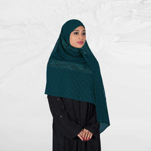 Foulard en Georgette Fluide Orné d'une Insertion en Filet Raschel Intriquée et d'une Finition Scintillante Subtile pour une Tenue Modeste et Raffinée - Product Image 4