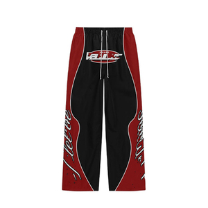 ชุดกีฬาผู้ชายแบบกำหนดเอง เสื้อแจ็คเก็ตกันลมแบบมีซิปสะท้อนแสงกันน้ำ ผลิตจากโพลีเอสเตอร์และไนลอน พร้อมกางเกงขาสั้น ชุดวอร์ม - Product Image 3