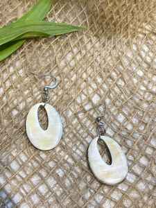 ต่างหูฮอร์นธรรมชาติทำด้วยมือน้ำหนักเบาและหรูหราอุปกรณ์เสริมที่ไม่ซ้ำใครเหมาะสำหรับแฟชั่นเป็นมิตรกับสิ่งแวดล้อมและของขวัญให้ - Product Image 4