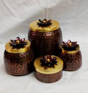 เหยือกน๊อตทรงโต๊ะสีทองแดงโบราณทรงมนัททำจากโลหะเหล็กตีแห้งพร้อมฝาปิดรูปดอกไม้สีทองและของโบราณ - Product Image 3