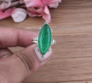 Bague en argent sterling faite à la main Aventurine verte Marquise Gemstone, Bijoux de déclaration uniques Bijoux de déclaration uniques - Product Image 1