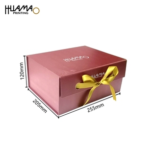 Caja de regalo magnética plegable personalizada con asa de cinta, caja de embalaje mate de lujo para lencería, medias de seda, ropa de dormir, pijamas. - Product Image 4