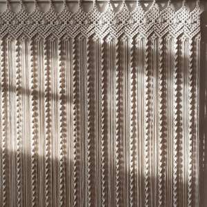 Tenture murale bohème en macramé fait main, rideau en rotin pour décoration de couloir, motif vertical et abstrait pour mariage ou usage domestique - Product Image 3