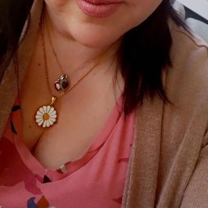 <span class=keywords><strong>Collana</strong></span> Daisy con Ciondolo Placcato Oro, <span class=keywords><strong>Collana</strong></span> con Fiore e Lettera in Lega, Inserto in Acciaio Inossidabile, <span class=keywords><strong>Collana</strong></span> Personalizzata - Product Image 2