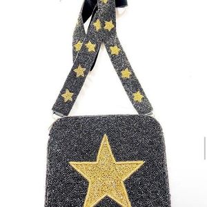 Pochette à monnaie légère faite à la main avec broderie de perles et sangle de ceinture - Product Image 1