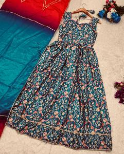 Élégante Robe Anarkali Bleu Roi à Motifs Floraux pour Femme Tenue Indienne Ethnique Traditionnelle et Festive avec Dupatta Salwar pour Mariage - Product Image 3