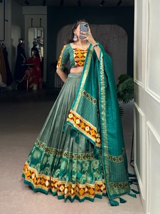 ผ้าไหม tasar พร้อมงานพิมพ์ฟอยล์งานและกระจกจริงสำหรับเล่นเกม lehenga choli ผู้ผลิตและผู้จัดจำหน่ายจากอินเดีย - Product Image 5