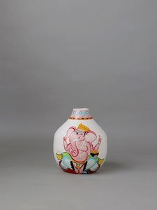 Jarrón de Cerámica Pintado a Mano Kalighat Ganesha, Jarrón Decorativo Artesanal con Arte Tradicional Indio para el Hogar - Product Image 5