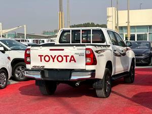 Toyota Hilux SR5 2022 - Product Image 5
