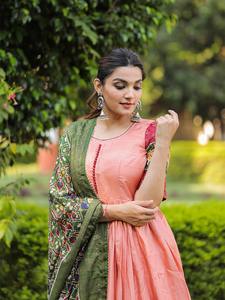 Dernier Designer Doola Soie Patola Imprimé Fantaisie Anarkali Robe Haute Qualité Fab Zone Saree avec Salwar Lehenga Choli pour Adultes - Product Image 4